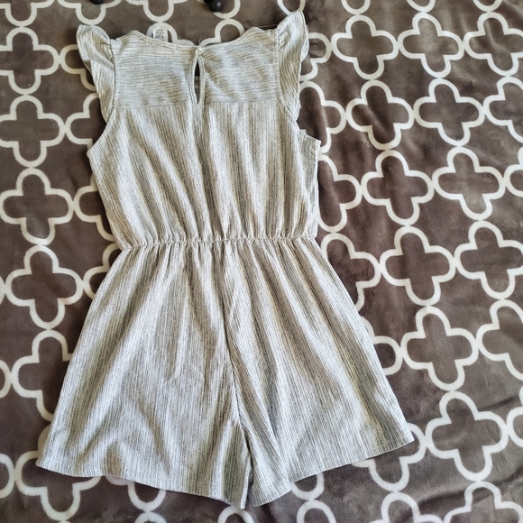 NWOT Romper Size M Juniors - Picture 2 of 3